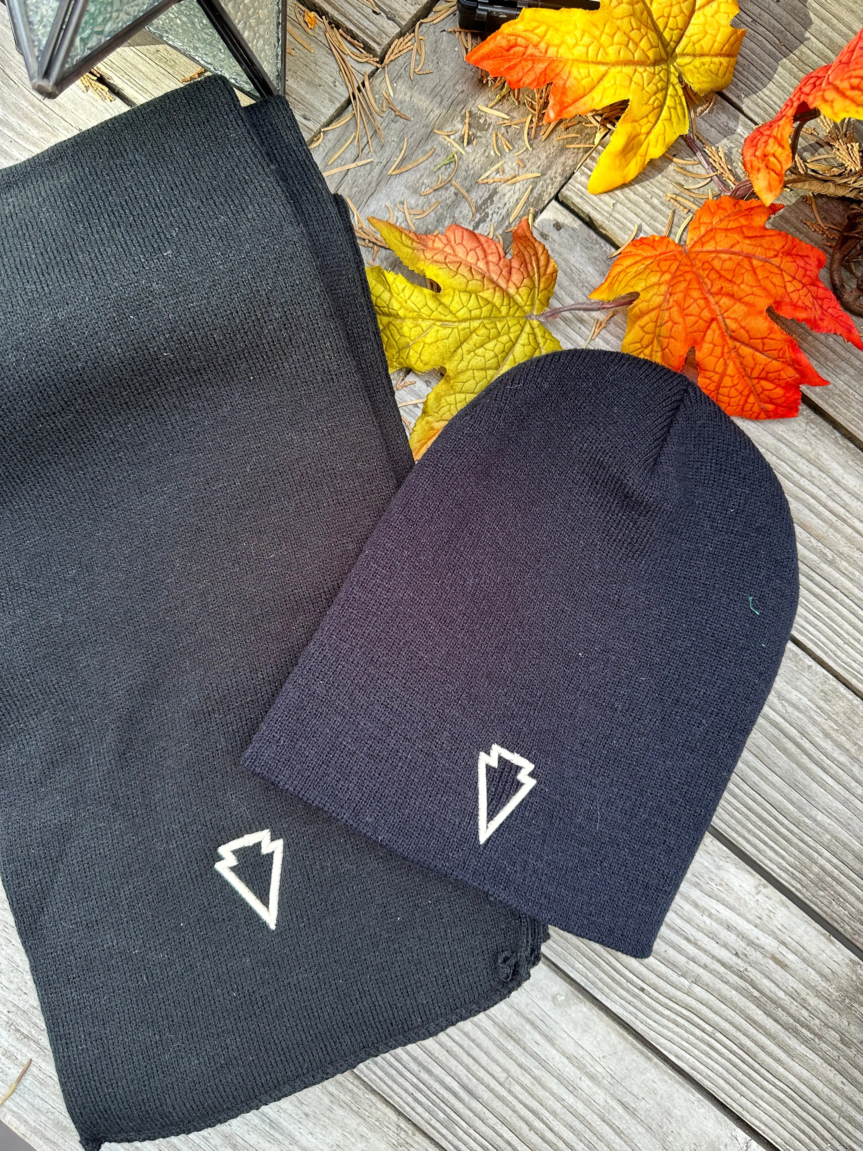 ARROWHEAD SCARF