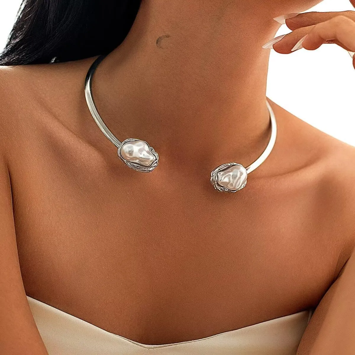 Baroque Pearl Choker Necklace Set - Minimalist Elegant Choker for Women, Trendy Ins Style Layered Jewelry Ins Baroque Pearl Temperament Collar Women's Jewelry SetSilver