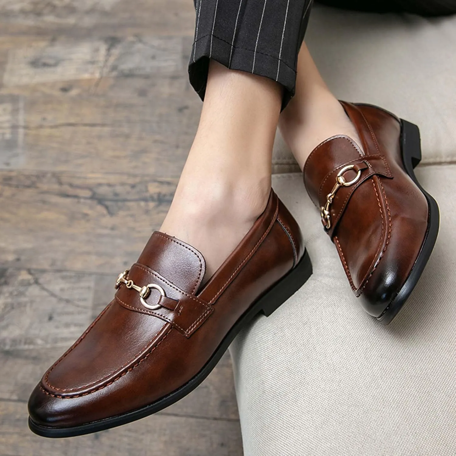 Mens Chain Buckle Decoration Slip On Loafers Classic Business Non Slip Oxford Shoes Lightweight Breathable Walking Shoes Comfortable Wear Resistant Workplace Work Shoes Attend A Meeting Dress Shoes