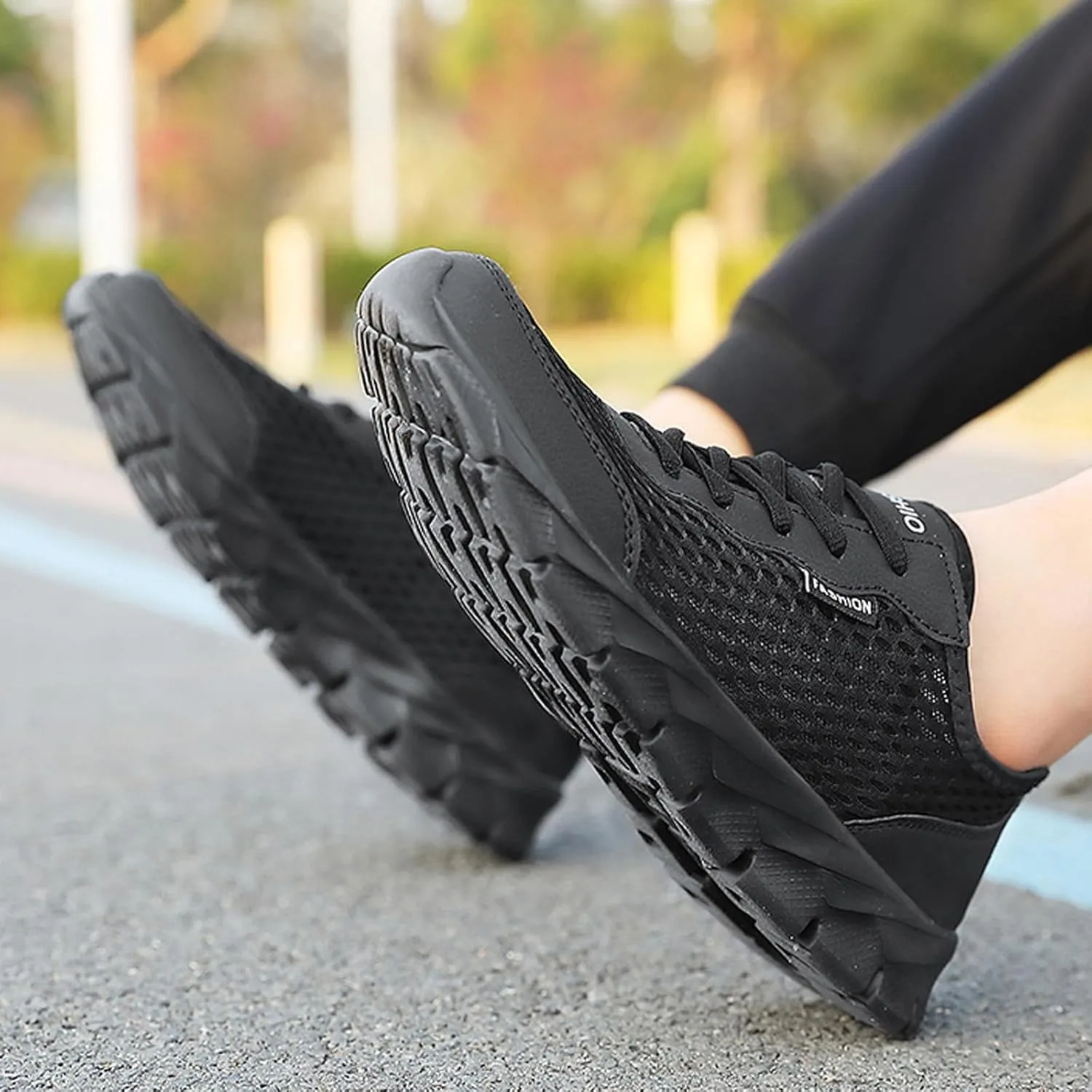 Men's Running Shoes Lightweight Breathable Walking Shoes Athletic Fashion Sneakers Casual Workout Tennis Shoes
