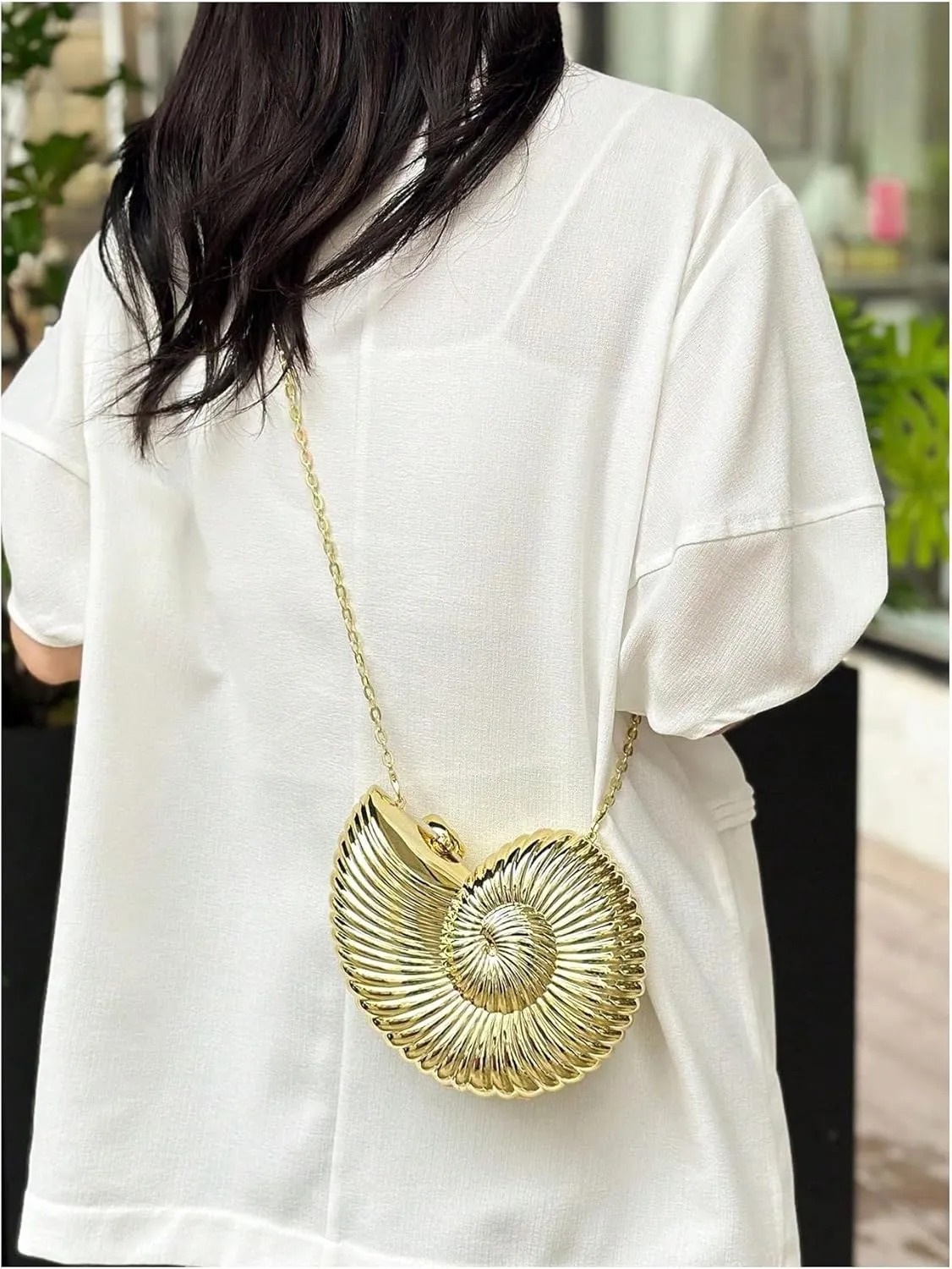 Milumia Women's Metallic Conch Shape Clutch Purse Elegant Chain Strap Mini Crossbody Bags