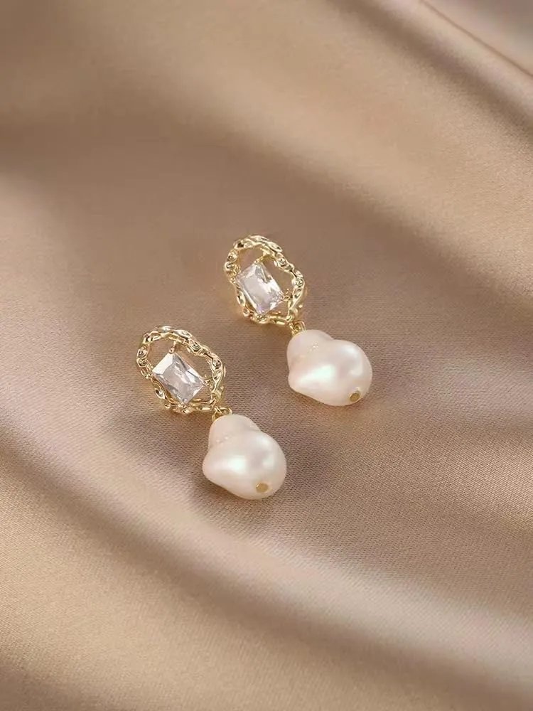 Pearl Earrings for Women, Gold Hoop Baroque Pearl Teardrop Dangle Thick Hypoallergenic Statement Earrings Holiday Party Present Jewelry Gifts