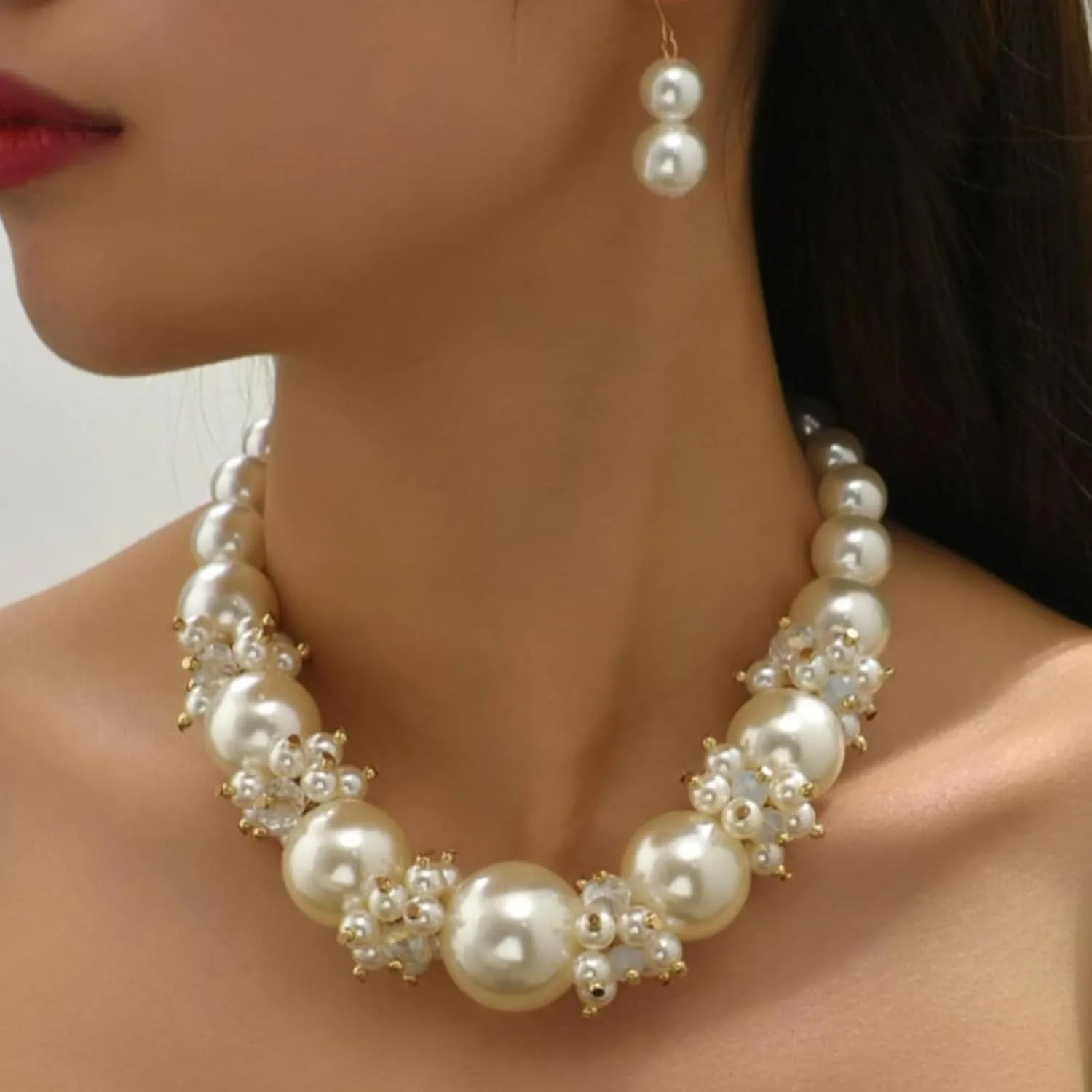 Pearl Necklace and Earring Set Pearl Wedding Jewelry Set for Women Chunky Pearls Choker Necklaces Stud Earrings Bride Bridesmaid Wedding Jewelry Gifts