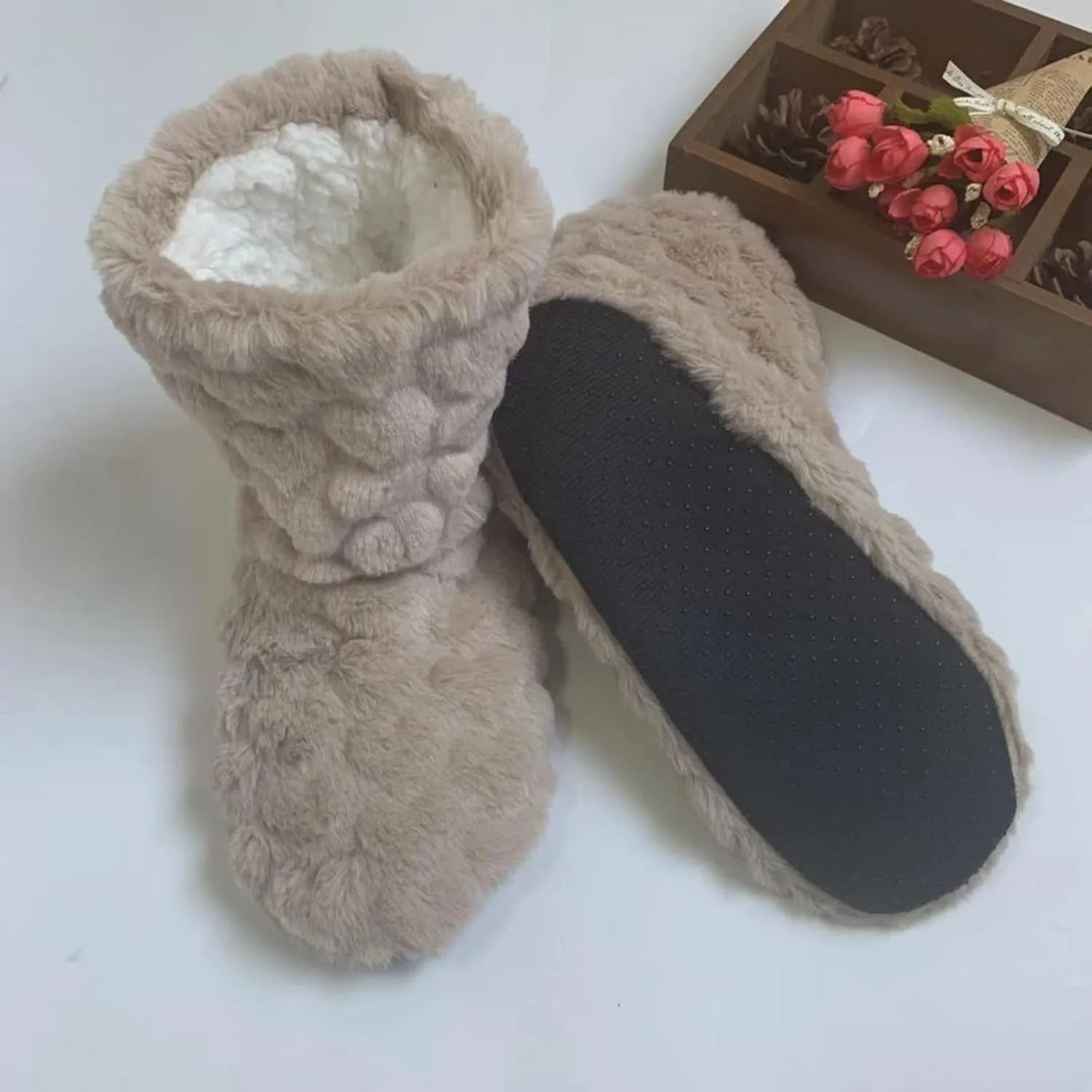 SBGMoSJ Winter Slippers for Women Indoor and Outdoor Warm Indoor Shoes Fuzzy Slipper Sandals Warm Slippers for Women Indoor Lightweight Christmas Pillow Covers 20x20 Gifts for Him 2023