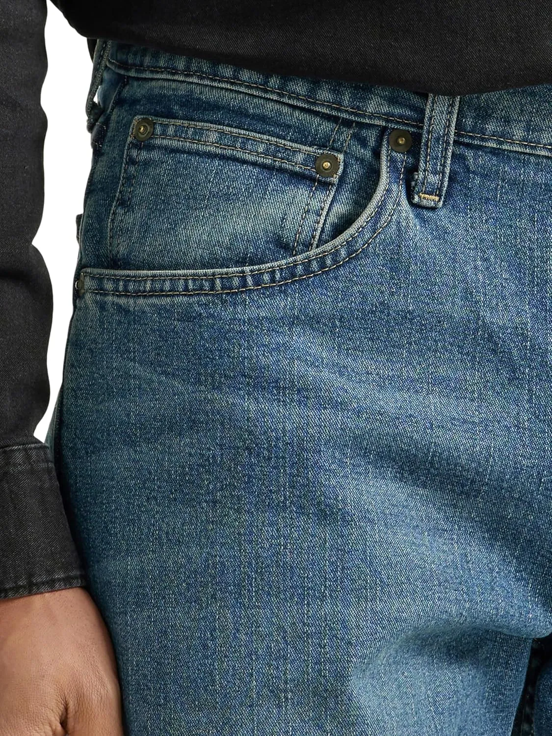 Wrangler Men's Free to Stretch Relaxed Fit Bootcut Jean