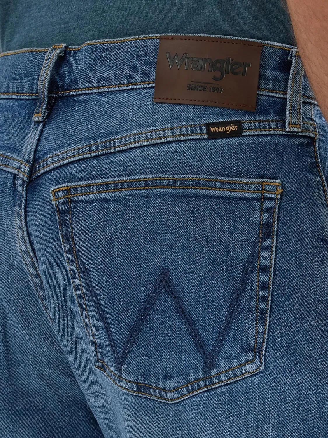 Wrangler Men's Free to Stretch Relaxed Fit Jeans